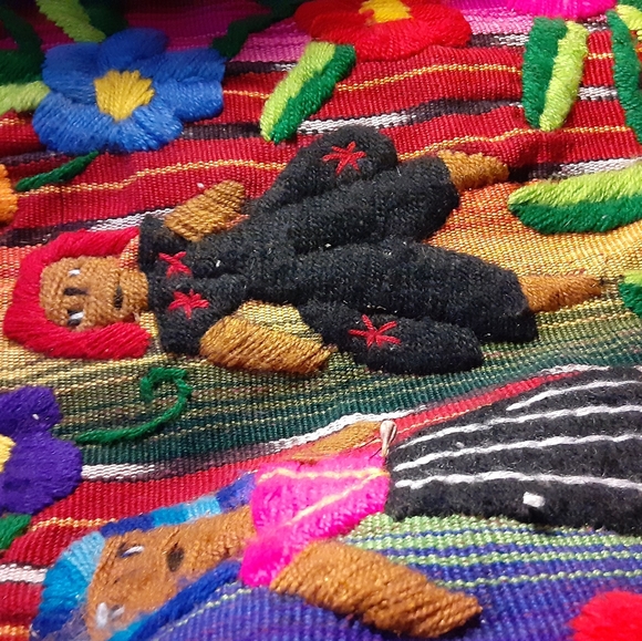 Guatemala hand made embroidery - Picture 2 of 7